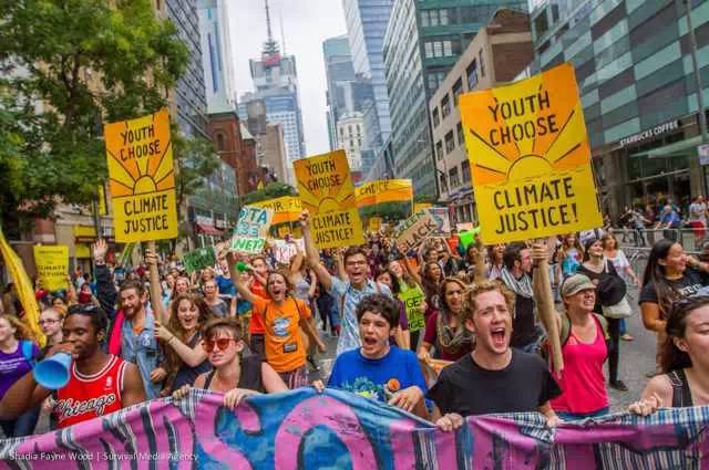 【纽约40万人大游行】呼吁人类吃素！素食风将暴席卷全球！